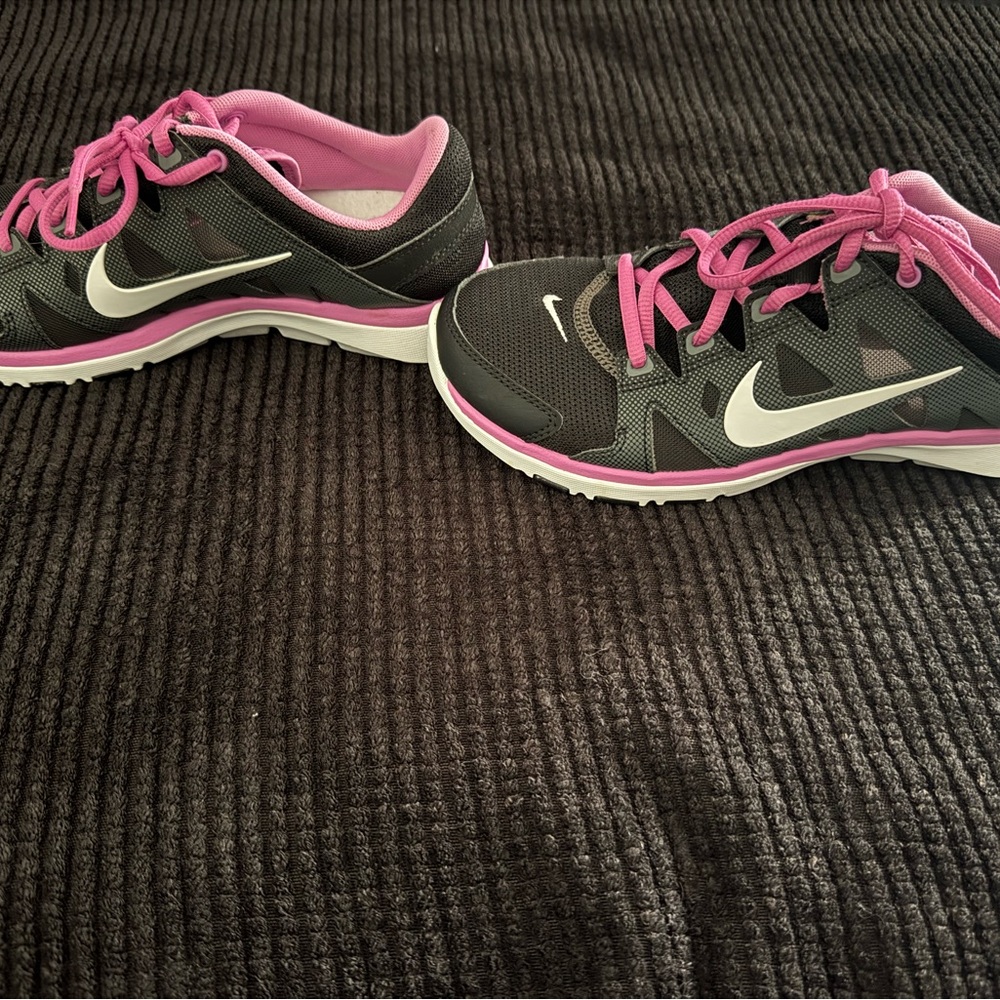 Nike Black and Pink Athletic Shoes for Performance